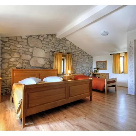 Otel Calussovo Ripenda Kras