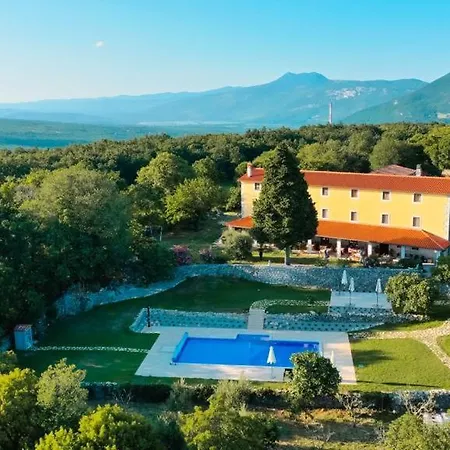 Calussovo 3*