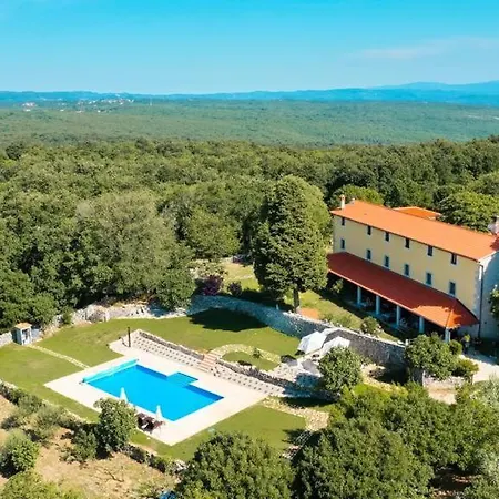 Calussovo Otel