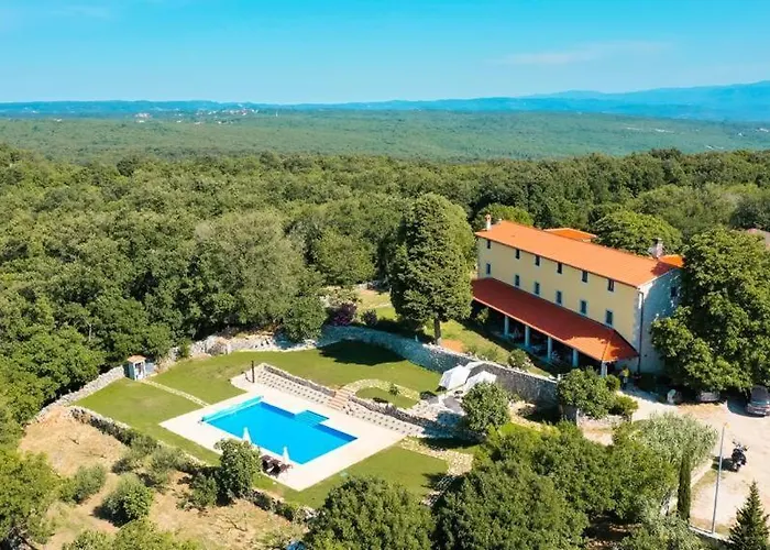 Calussovo Hotel